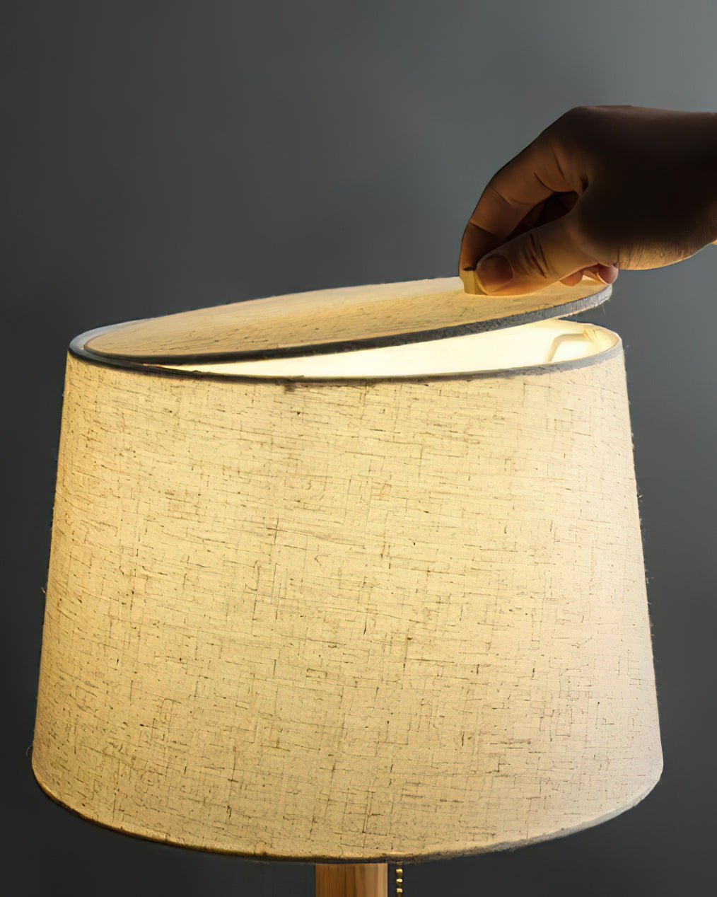 Lámpara de mesa rústica de madera nogal