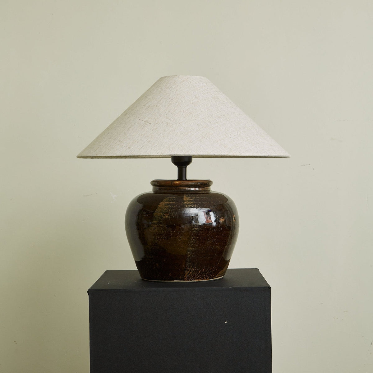 Ravien lámpara de mesa Umber Jar