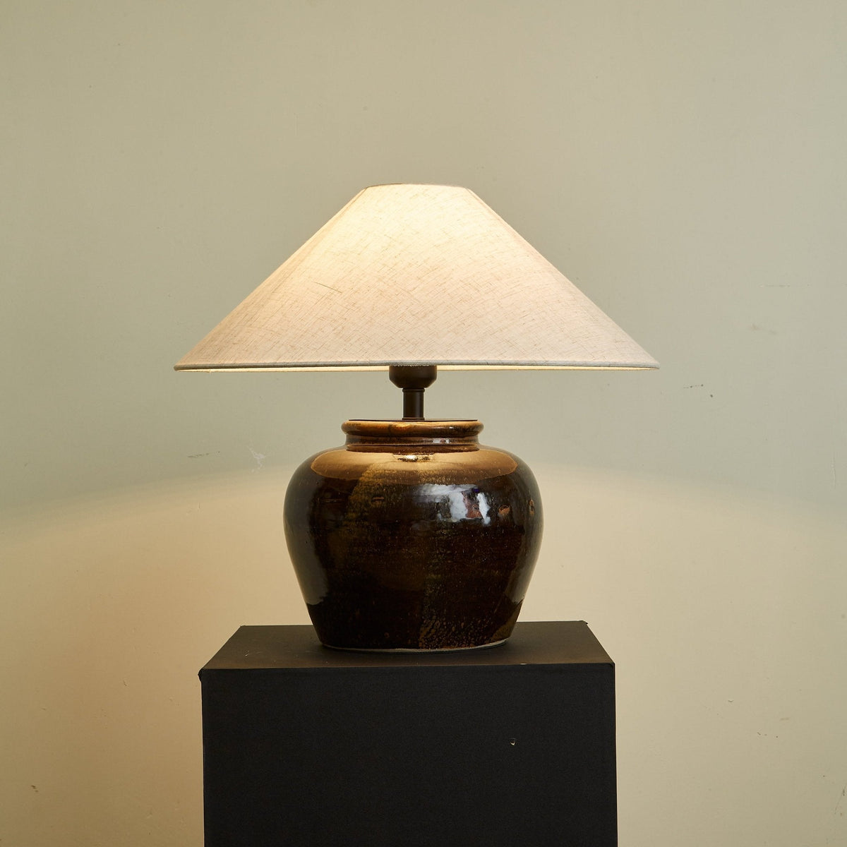Ravien lámpara de mesa Umber Jar