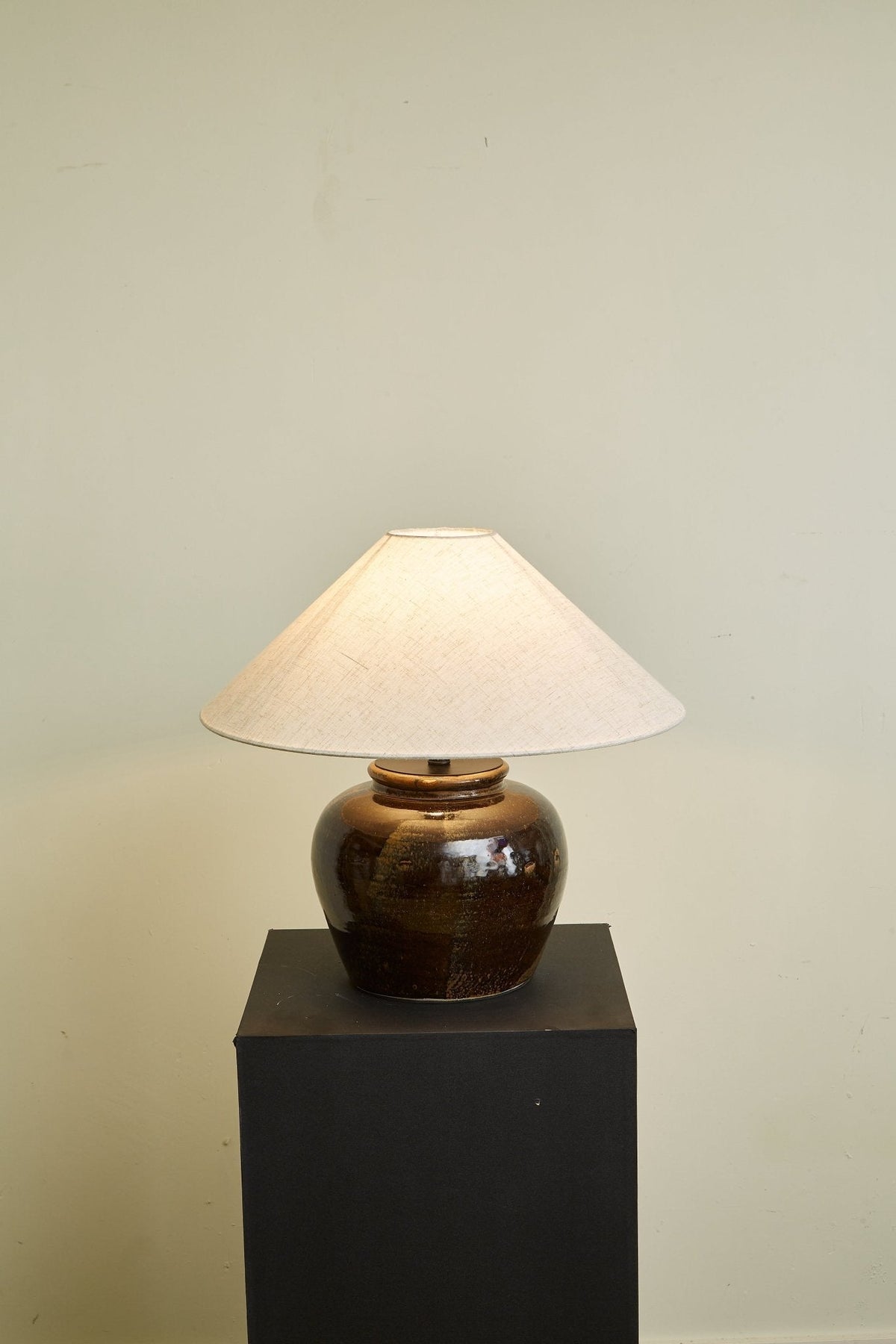 Ravien lámpara de mesa Umber Jar