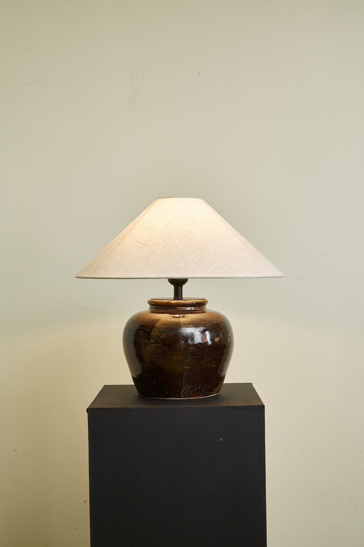 Ravien lámpara de mesa Umber Jar