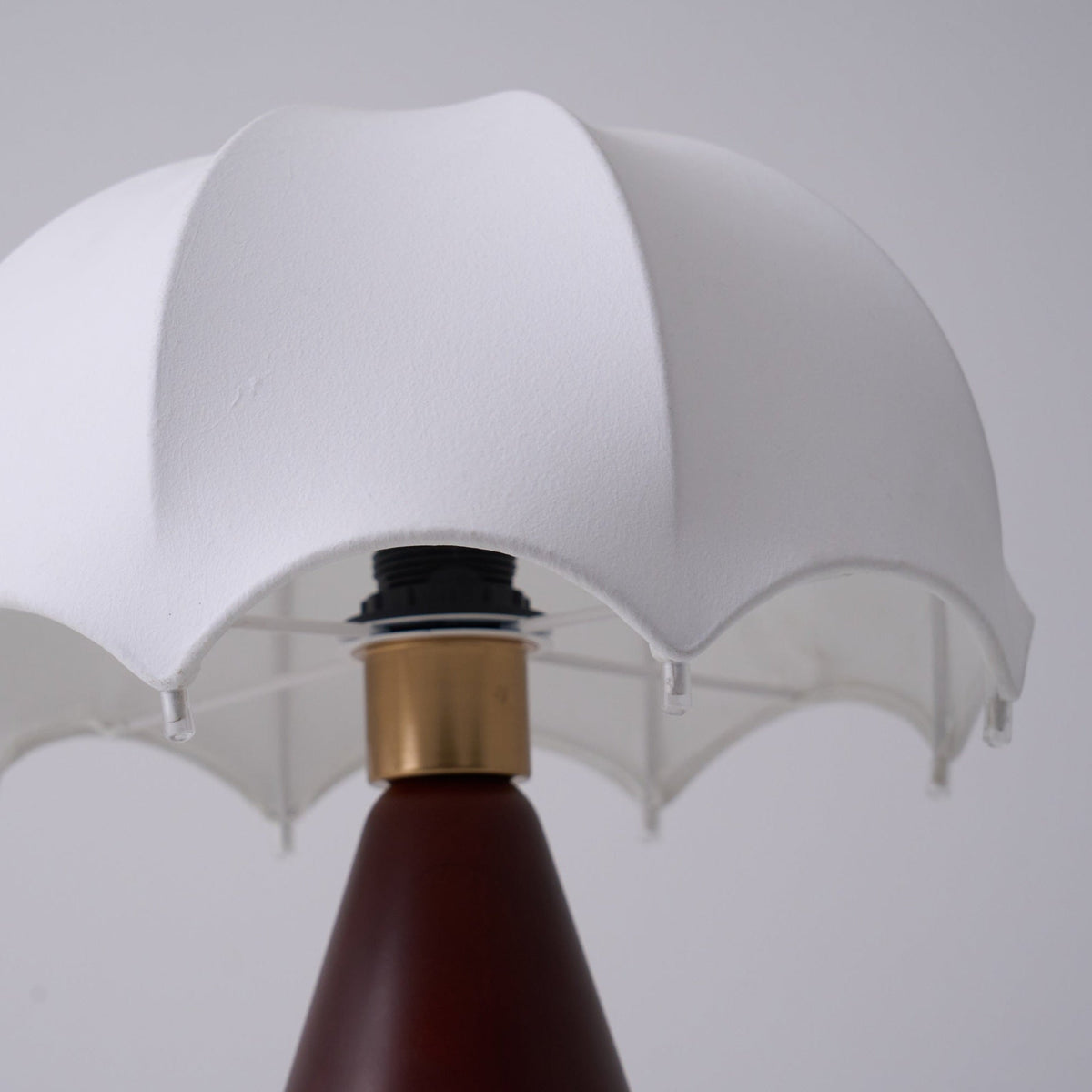 Parasol lámpara de mesa de madera de nogal