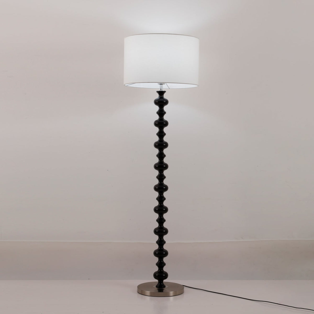 Eloisen lámpara de pie de madera y tela minimalista
