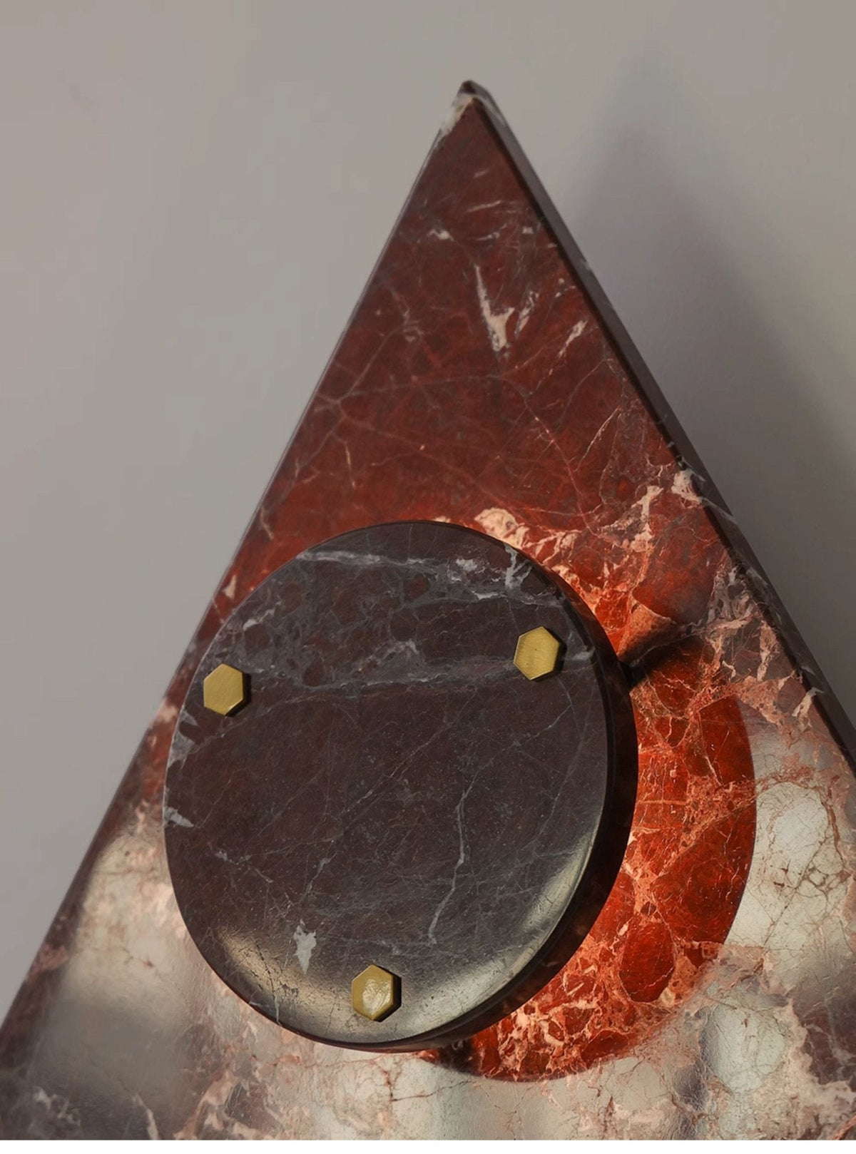 Pyramid aplique de pared de mármol rústico