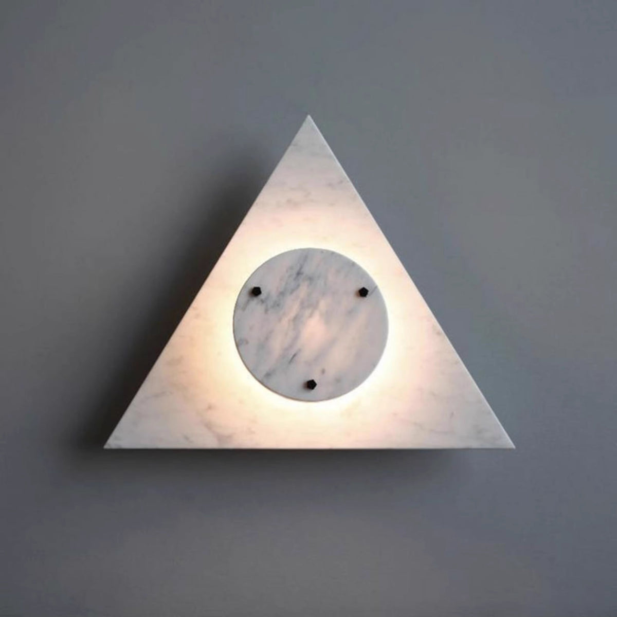 Pyramid aplique de pared de mármol rústico