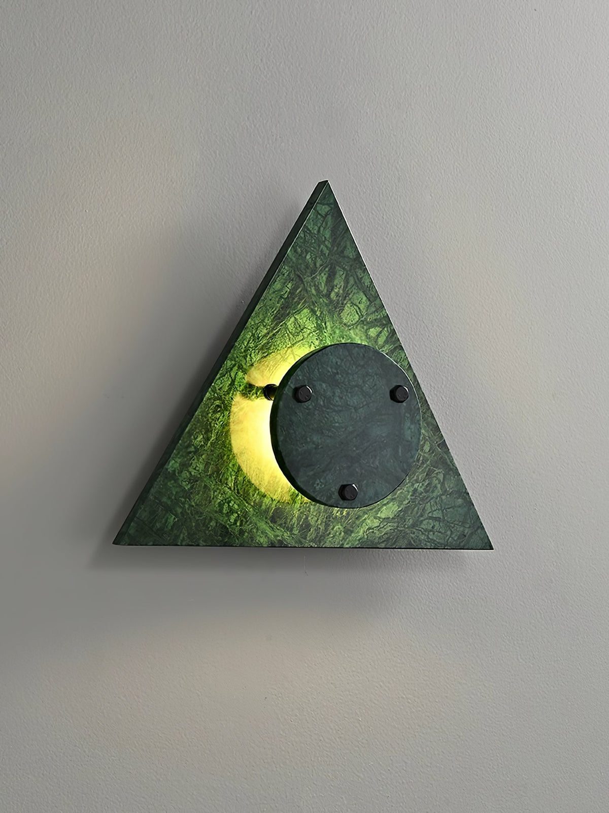 Pyramid aplique de pared de mármol rústico