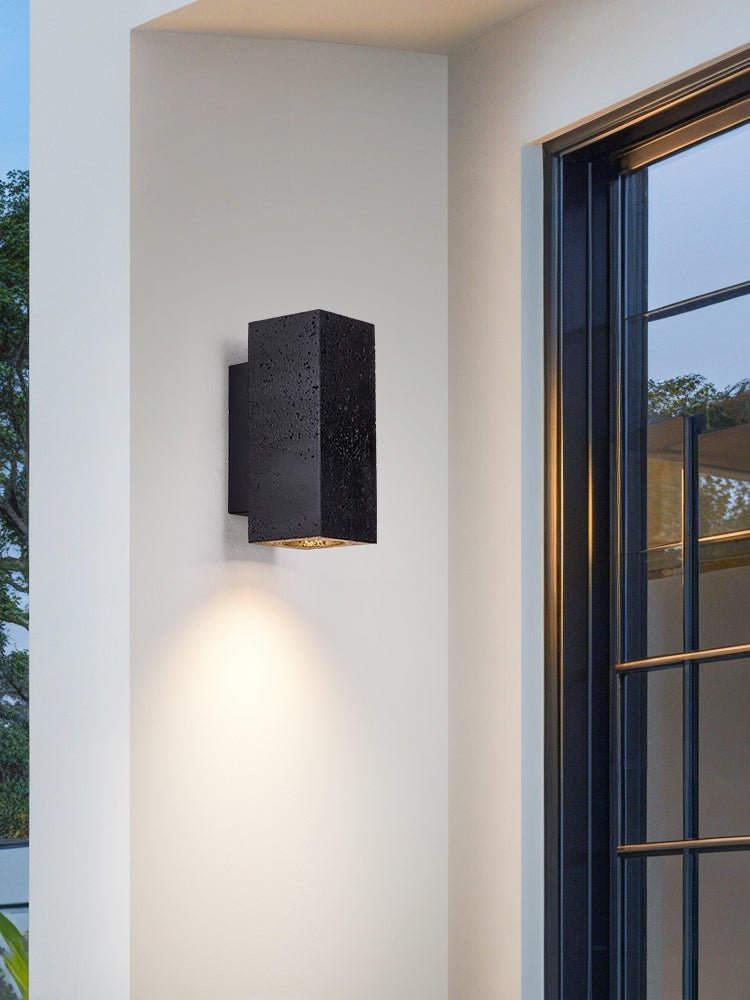 Ewan aplique de pared cuboide negro travertino