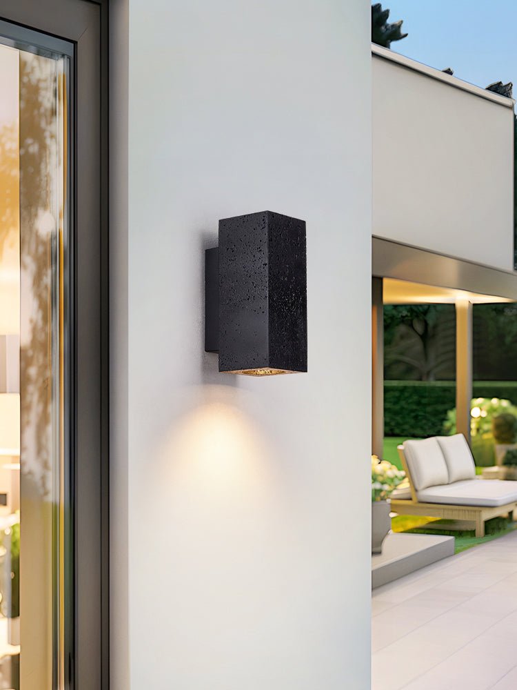Ewan aplique de pared cuboide negro travertino