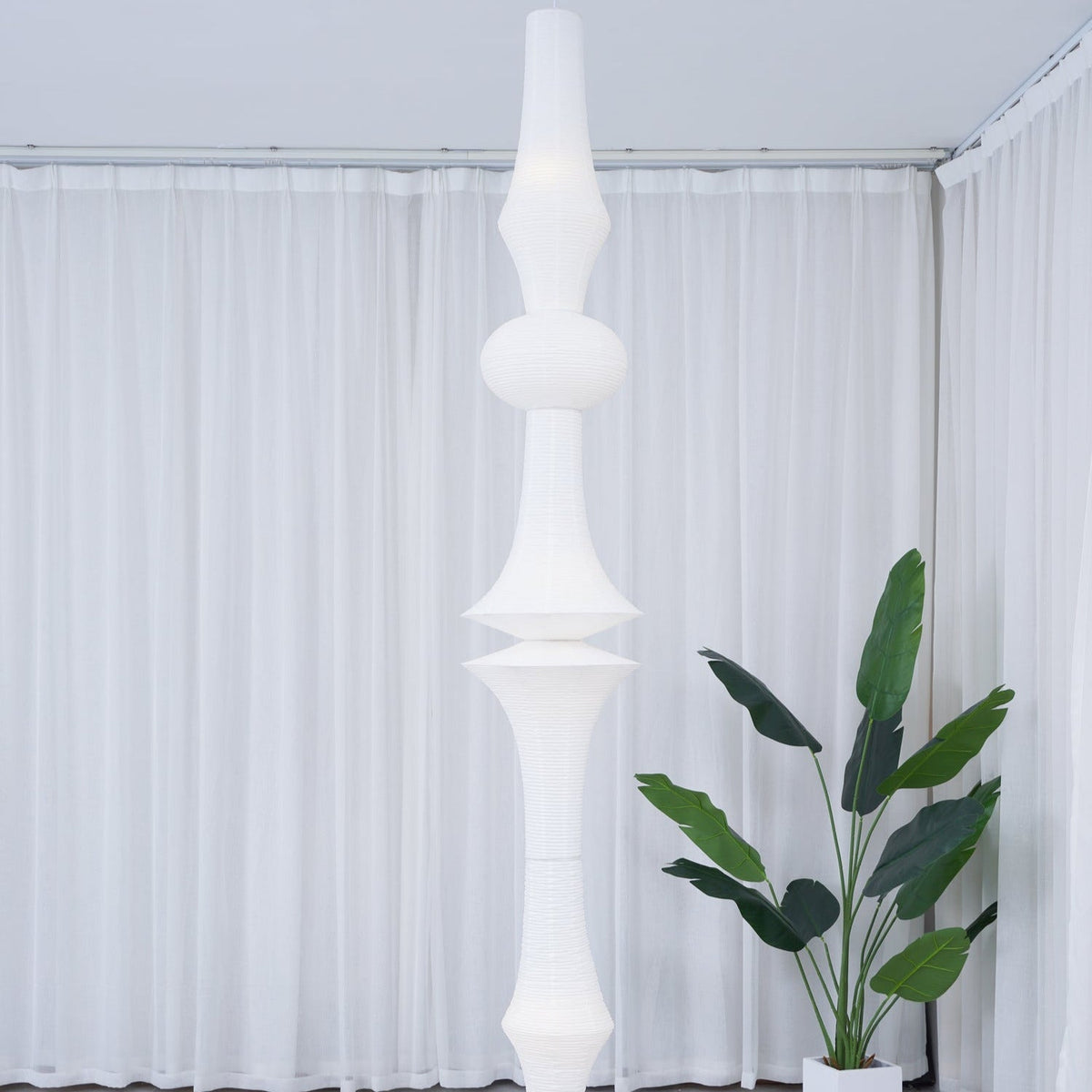 Ritta Lámpara Colgante Vertical Escultural de Papel