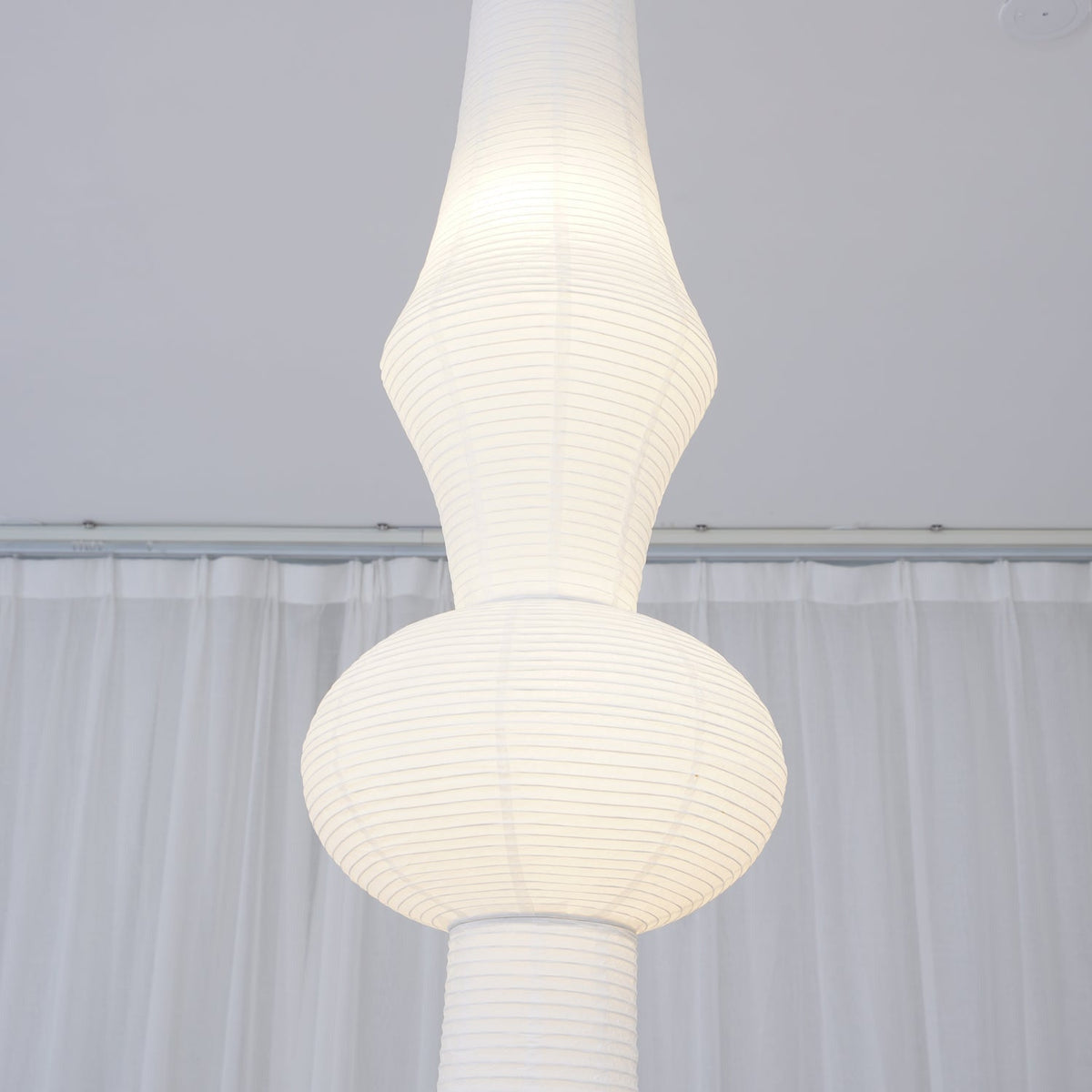 Ritta Lámpara Colgante Vertical Escultural de Papel