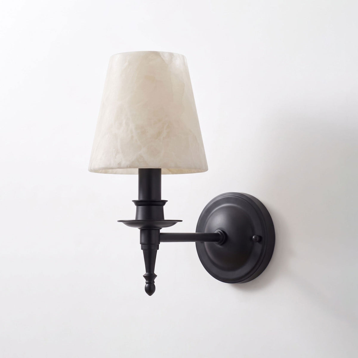 Ashmere Aplique de pared de alabastro