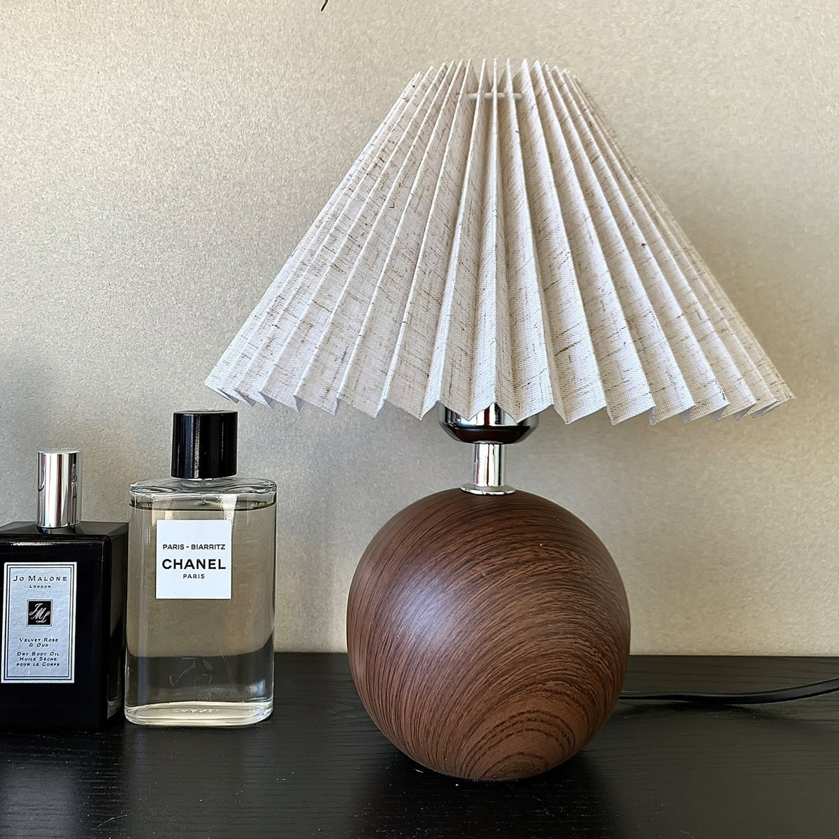 Zesilon lámpara de mesa de bola de madera