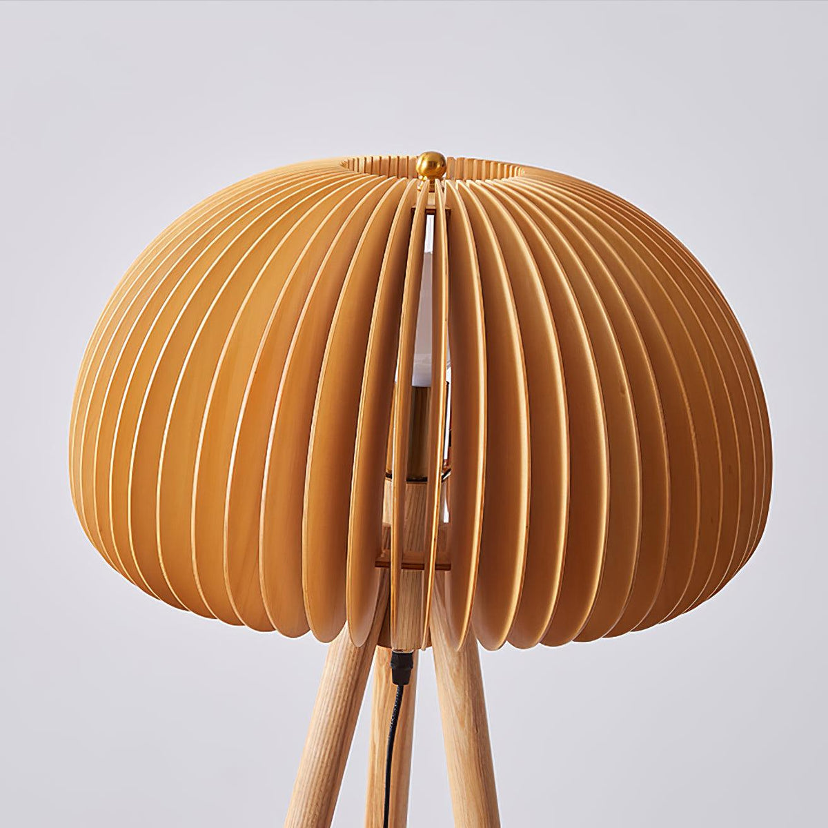 Zetalyre lámpara de pie de madera