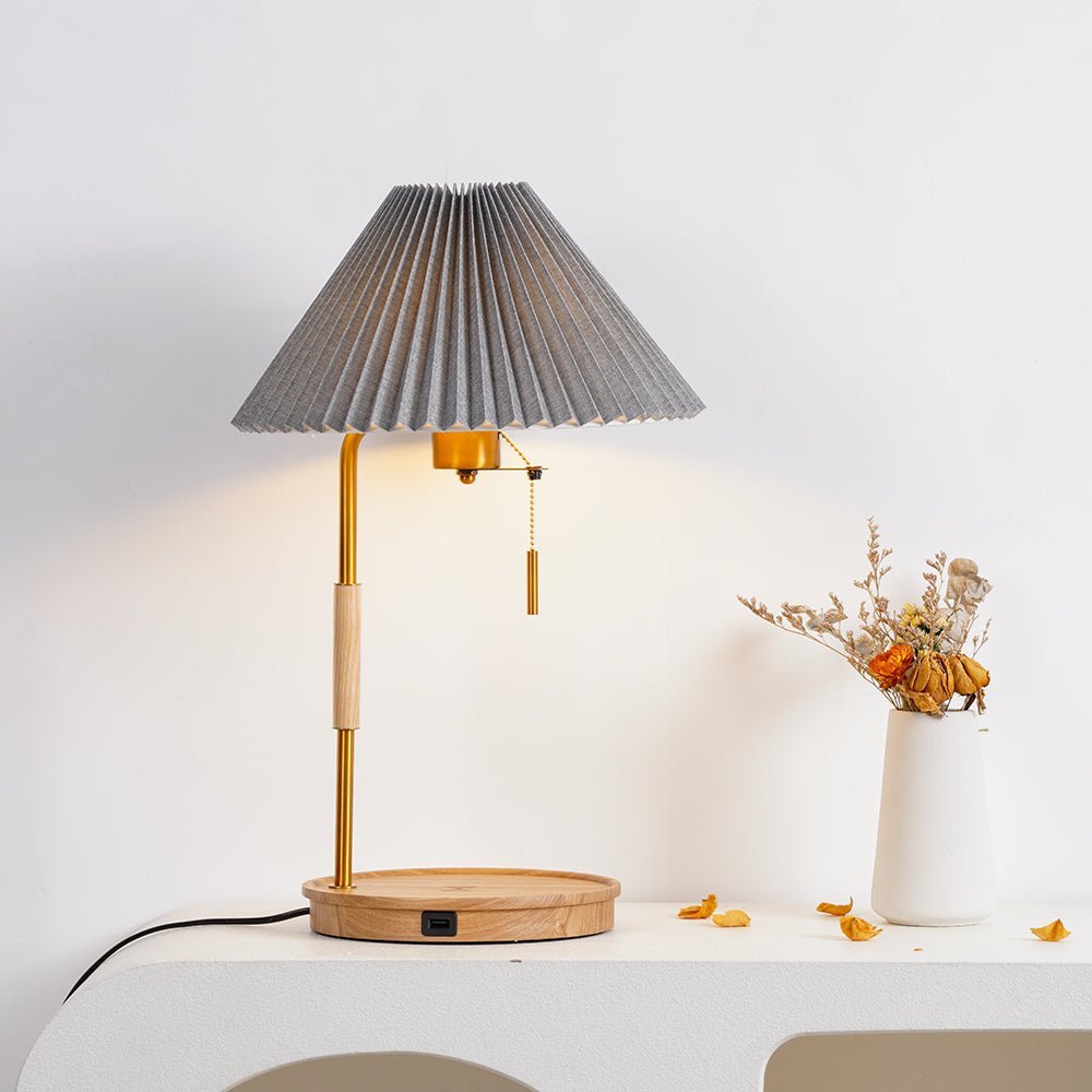Sylivette Brim lámpara de mesa de madera con pliegues