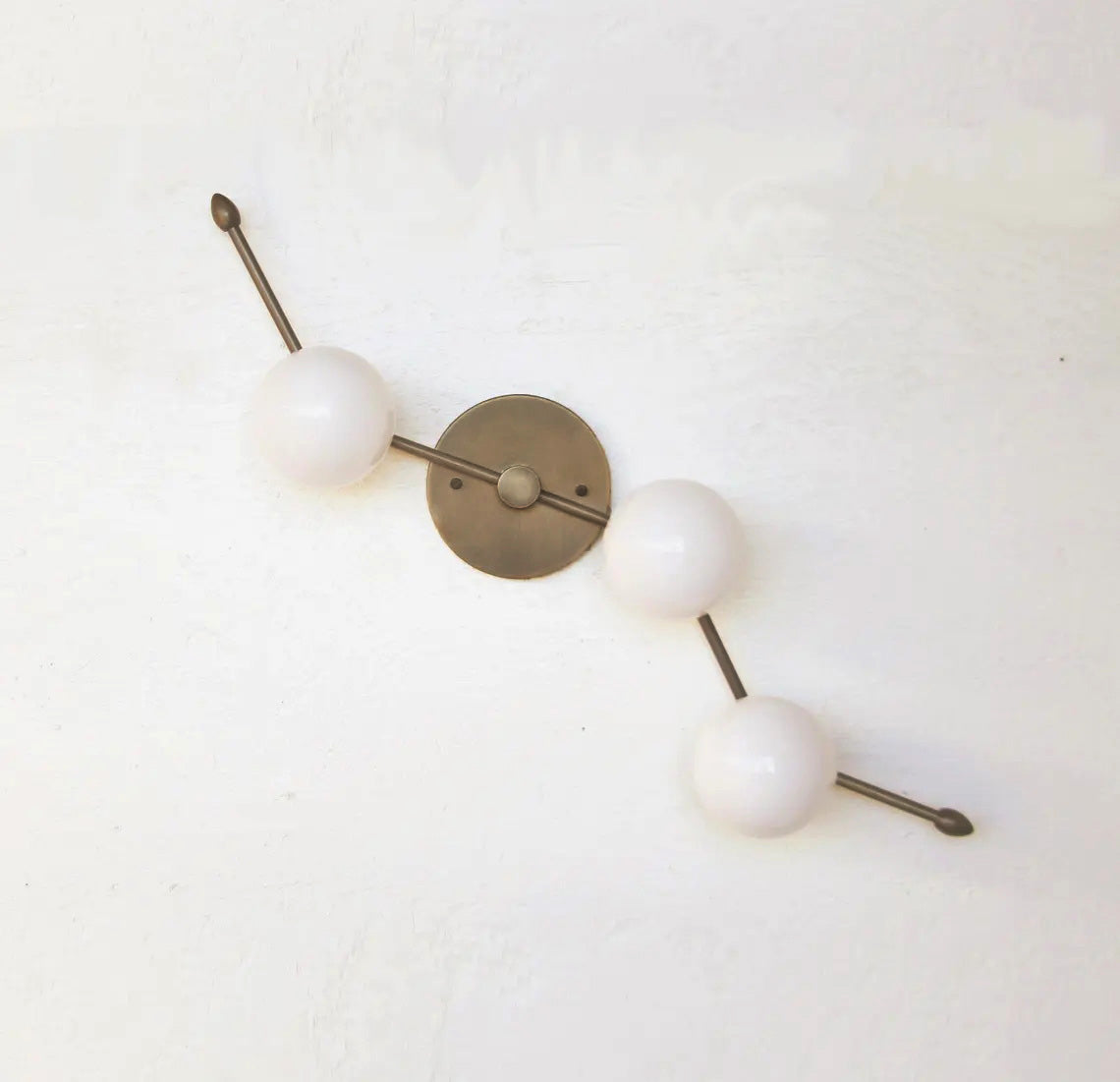 Cirelaria aplique de pared