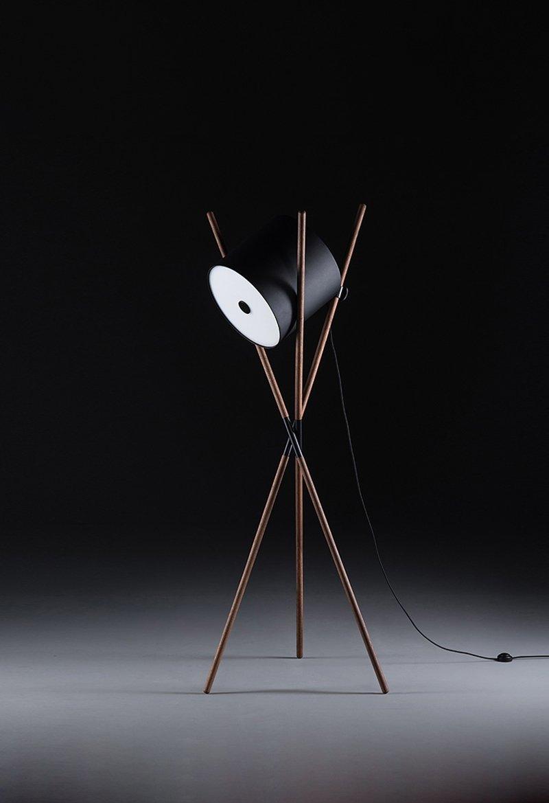 Syloena lámpara de pie contemporánea de madera