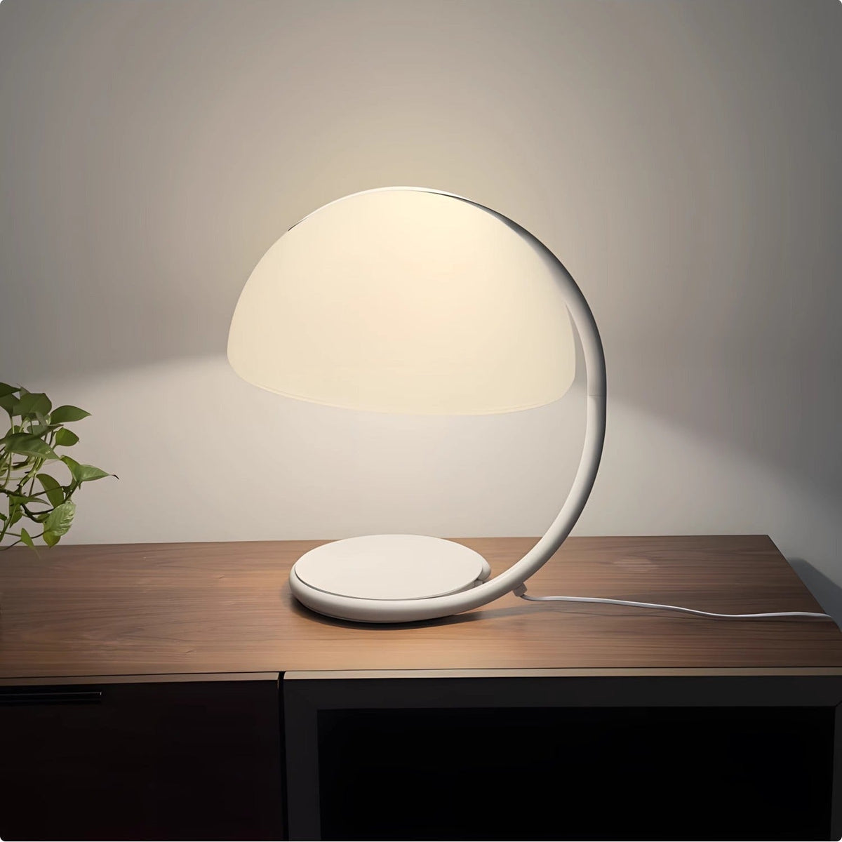 Terialielle lámpara de mesa Arc cúpula