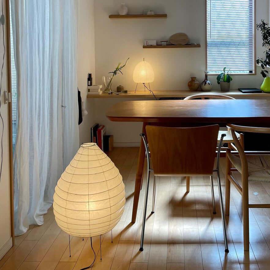 Marien lámpara de mesa de papel