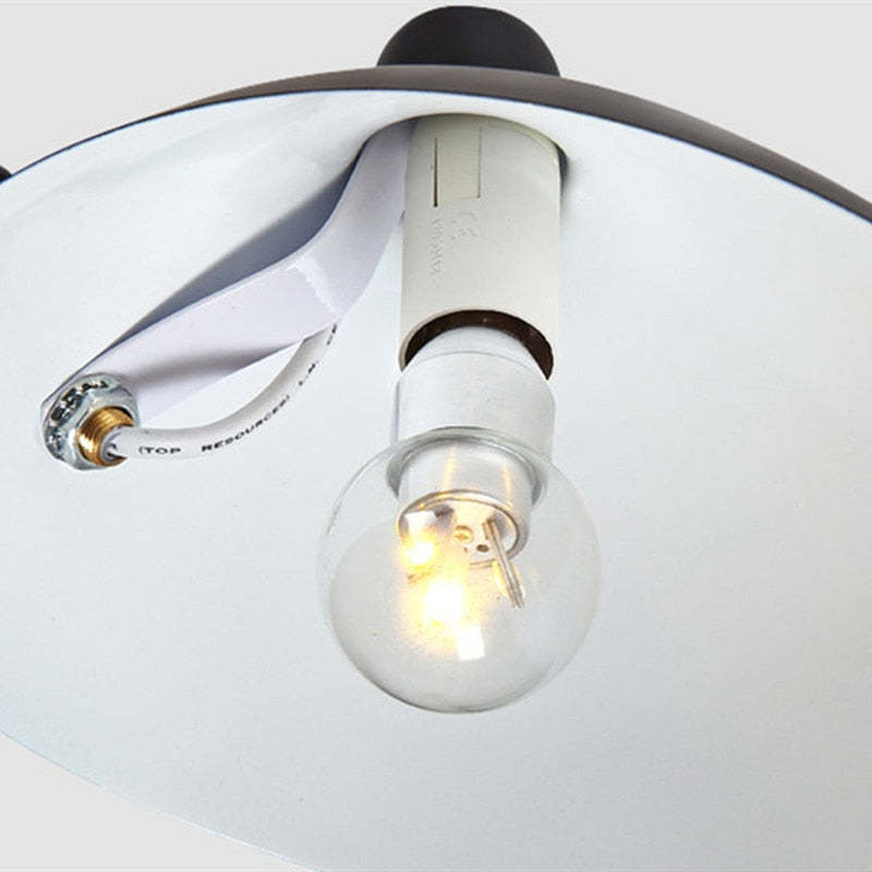 Mira Diseña Irregular Metal LED Lámpara de Pie Negra