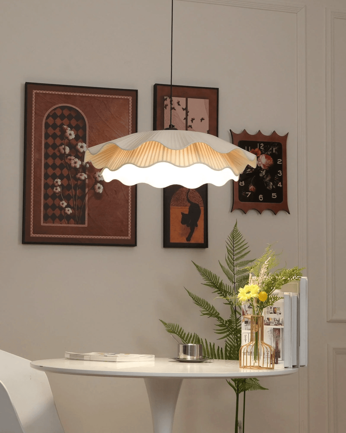 Ellorel lámpara colgante elegancia onda de latón con pantalla de tejido