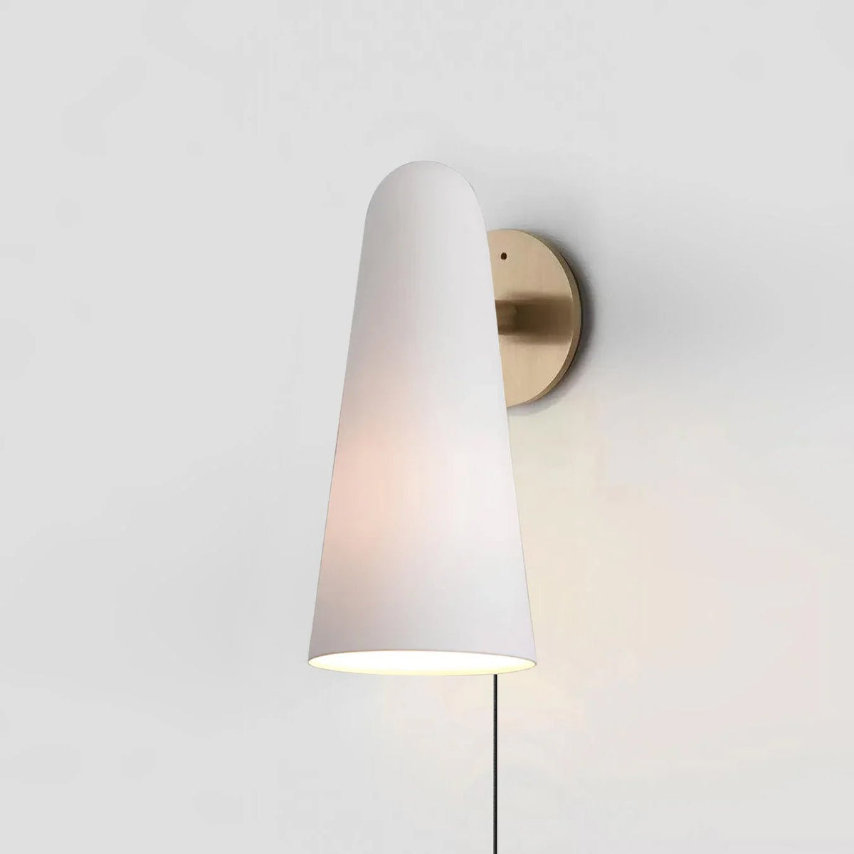 Velivira aplique de pared con pantalla cónica de vidrio