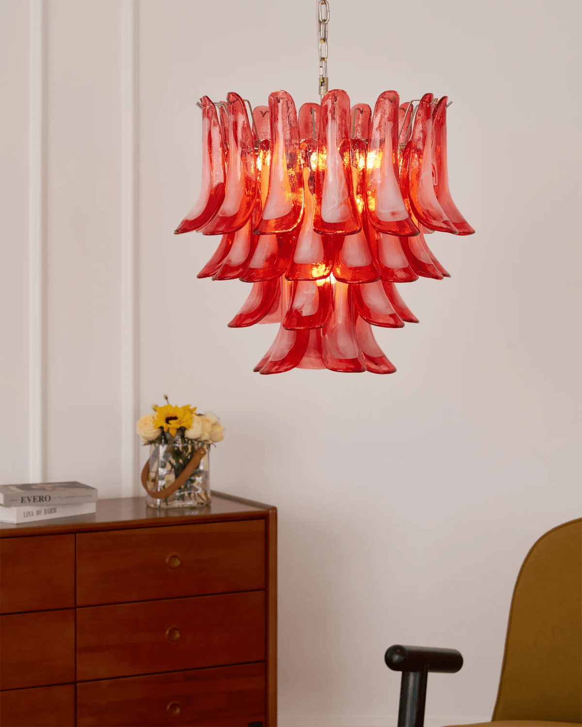 Celoelle lámpara de araña Petalos de vidrio Murano en capas carmesí vintage
