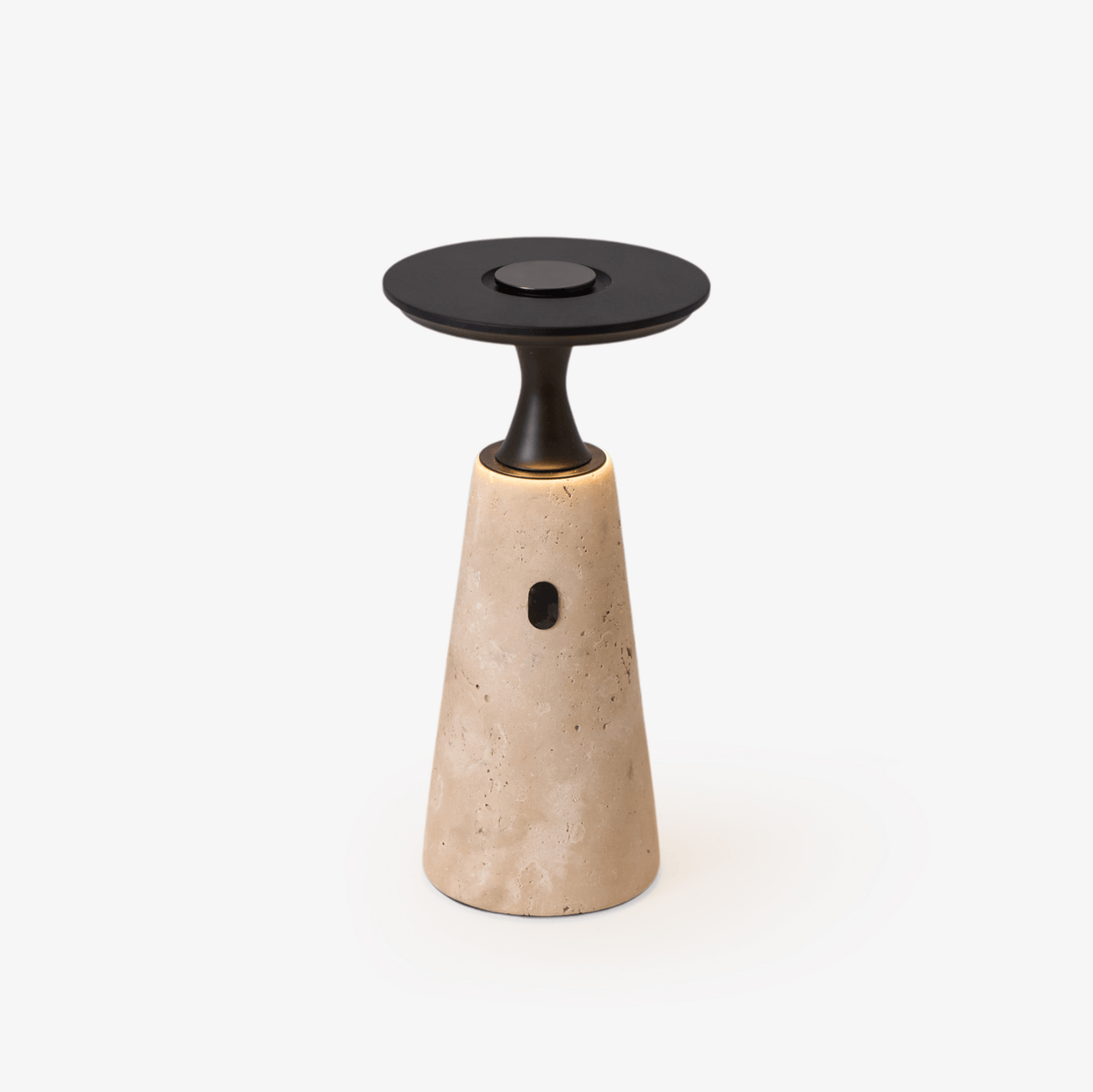 Vespera lámpara de mesa esculpida en travertino