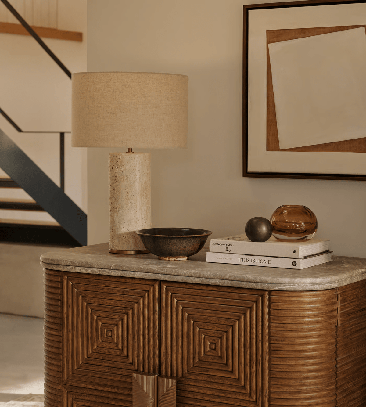 Vonoryra lámpara de mesa cilíndrica de travertino