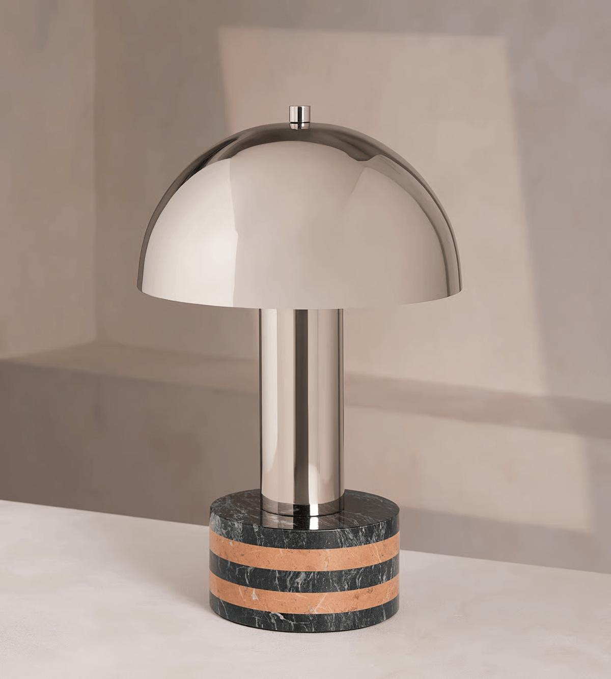 Strata lámpara de mesa minimalista en mármol