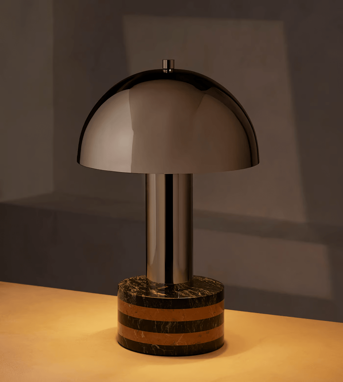 Strata lámpara de mesa minimalista en mármol