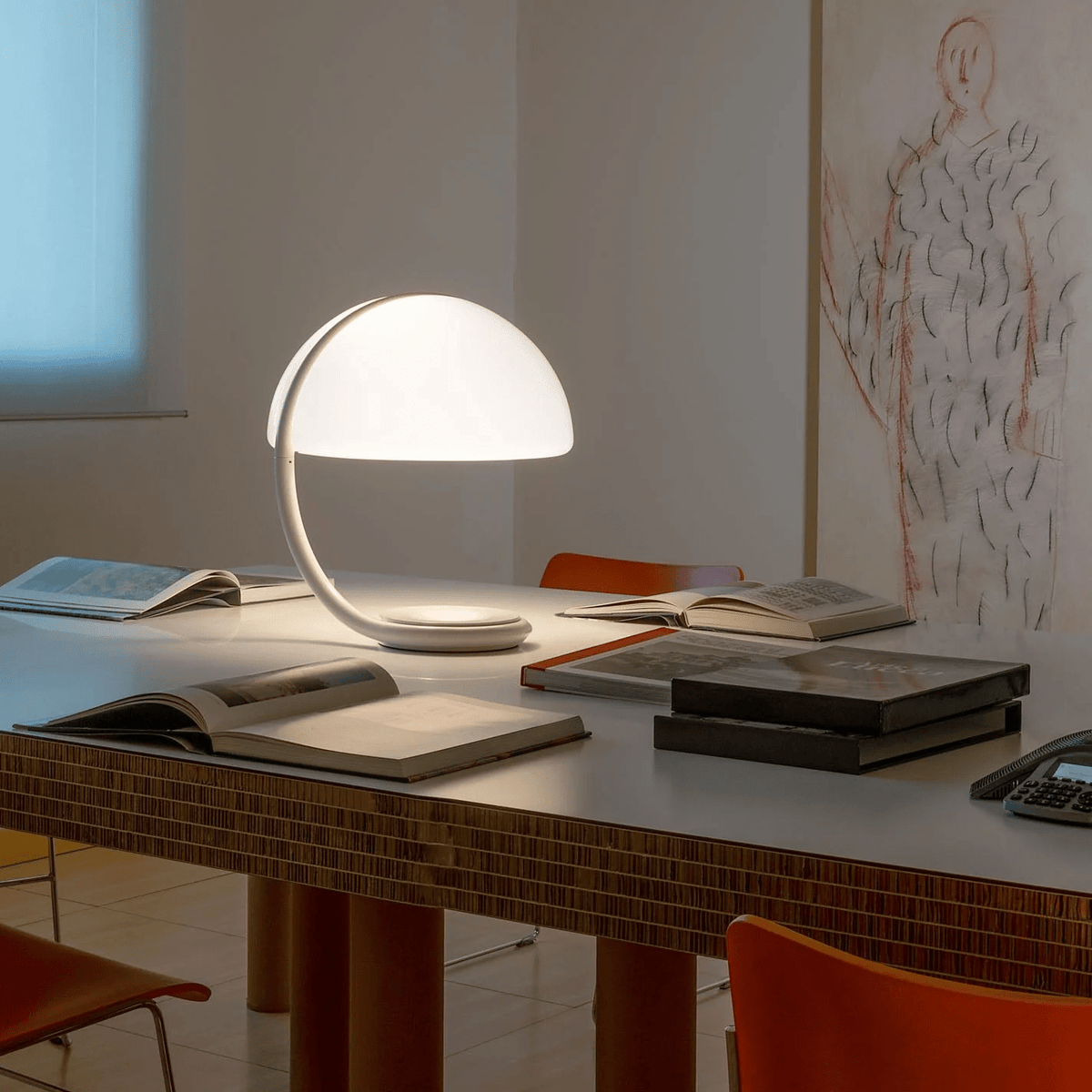 Terialielle lámpara de mesa Arc cúpula