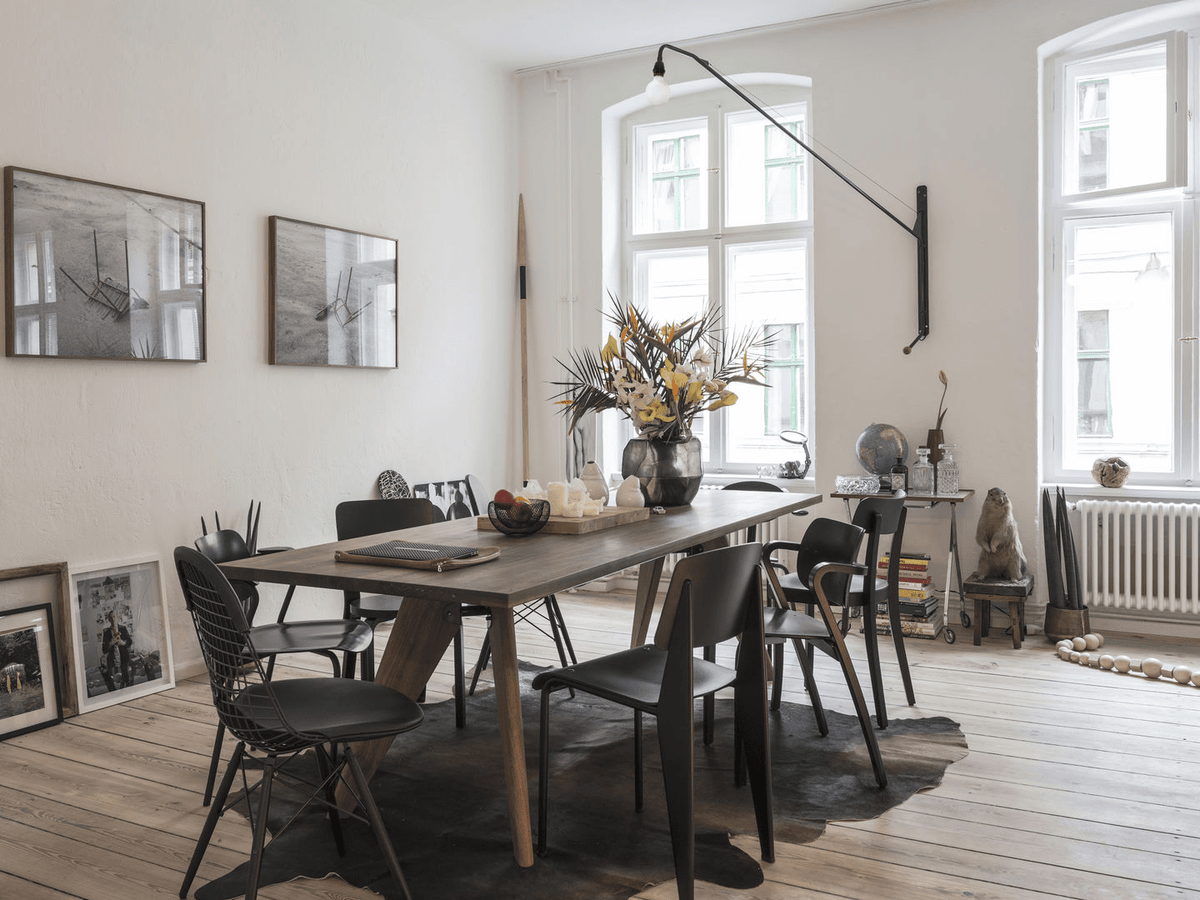 Aplique de pared negro con brazo extensible