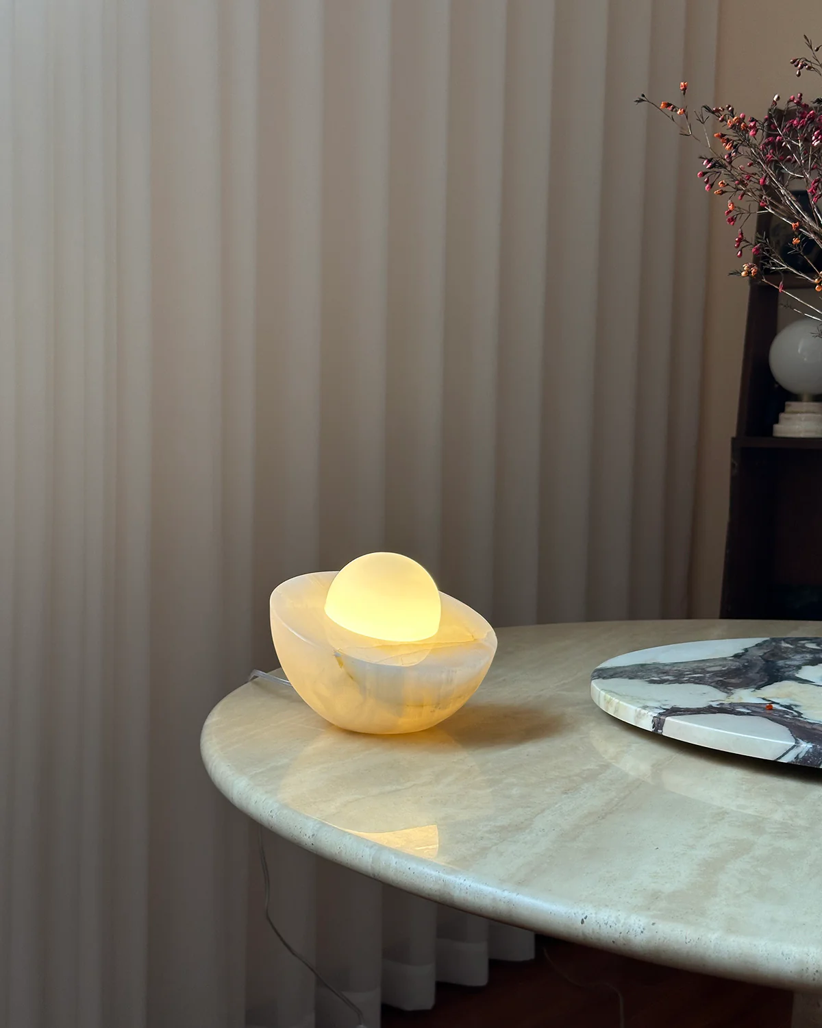 Fryle lámpara de mesa Jade Halo minimalista