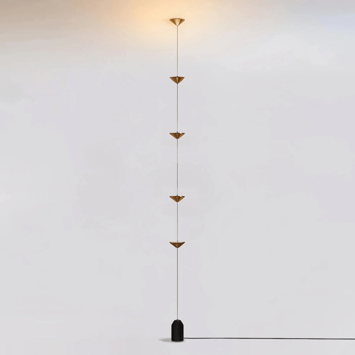 Natasha lámpara de pie minimalista