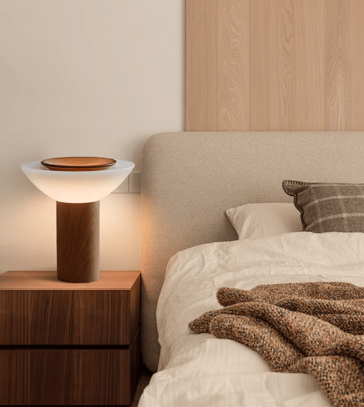 Rinenine lámpara de mesa de madera