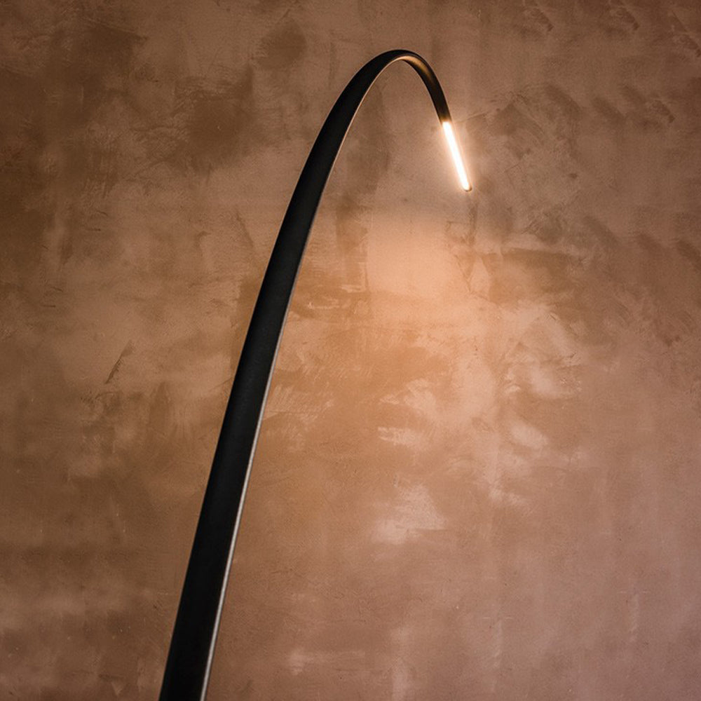 Mira Moderna Minimalista Metal LED Lámpara de Pie Negra