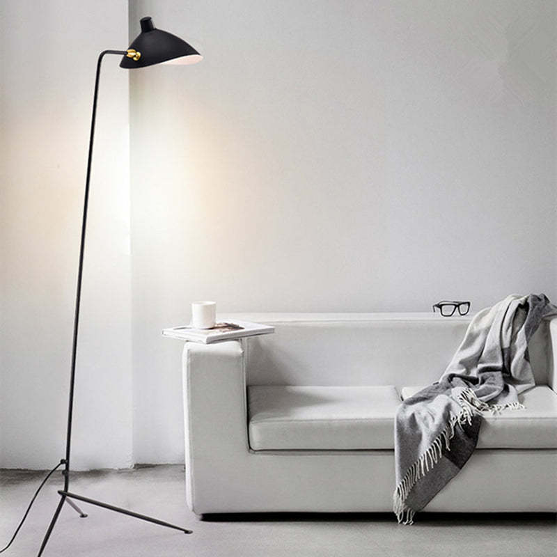 Mira Diseña Irregular Metal LED Lámpara de Pie Negra
