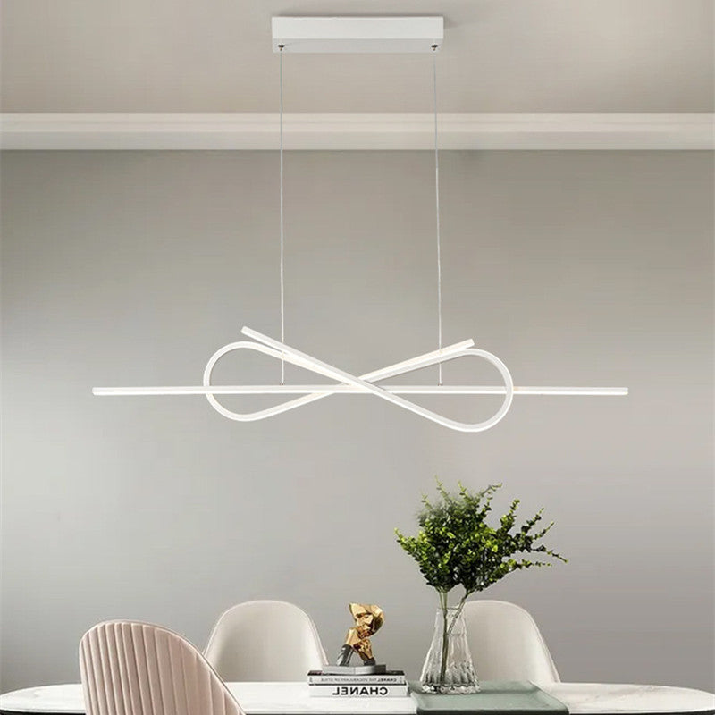 Arisha Decorativa Mariposa Metal Lámpara Colgante Negra/Blanca