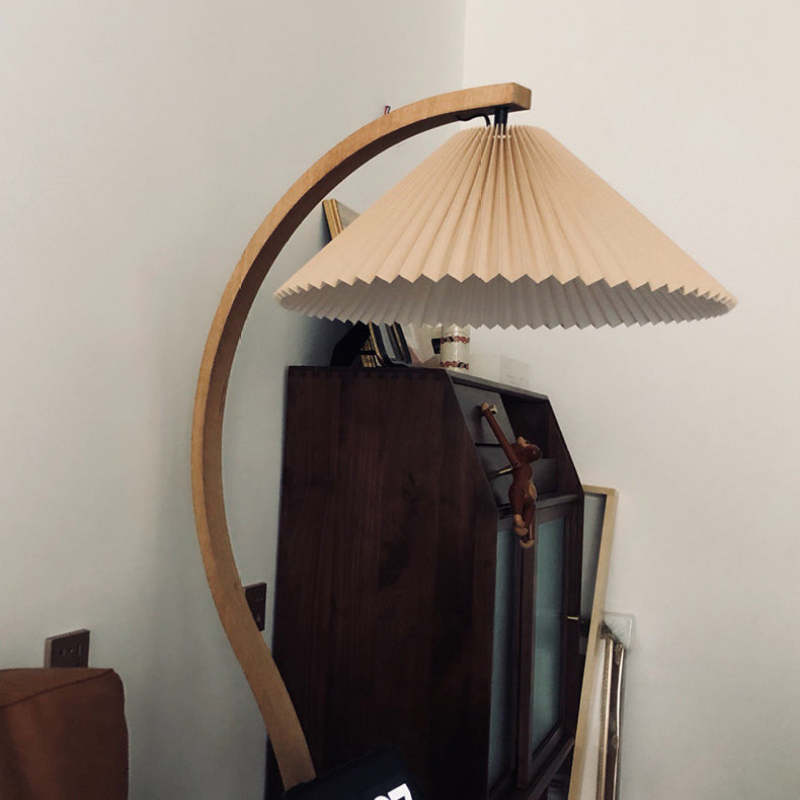 Muto Moderno Geométrico Metal LED Lámpara de Pie Blanco/Beige/Café