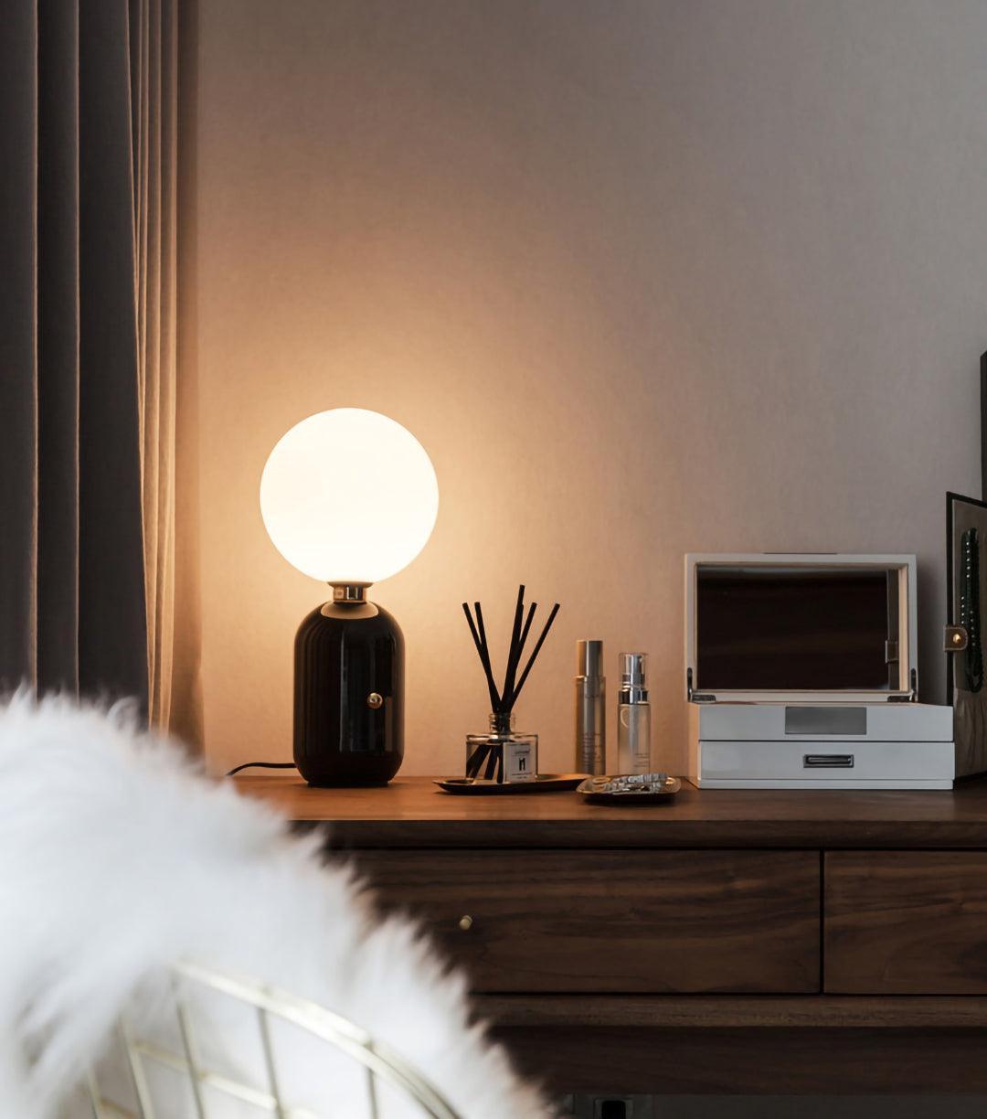Nyxen lámpara de mesa industrial de vidrio