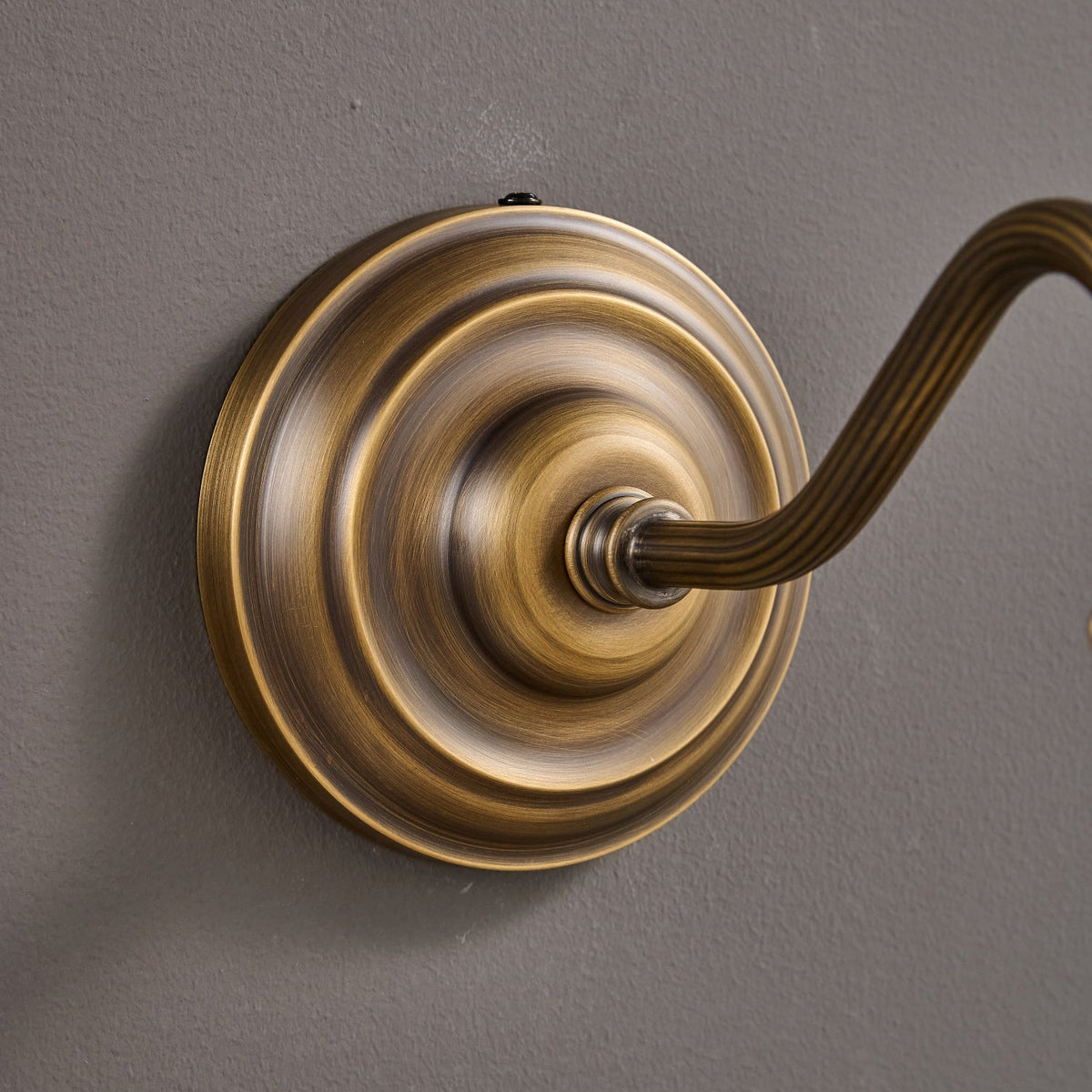 Orelelenne aplique de pared Gooseneck