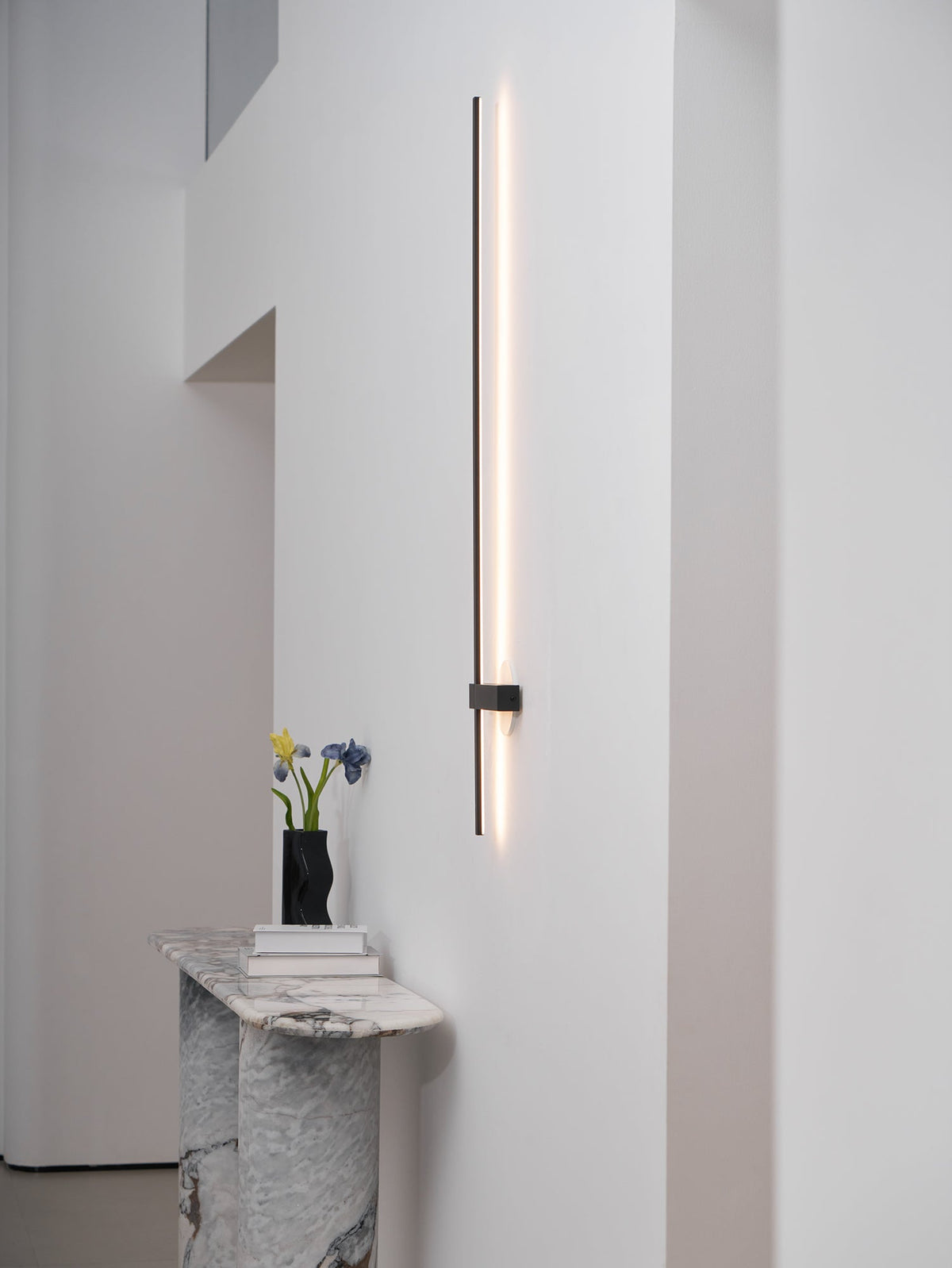 Mesv aplique de pared lineal recargable negro