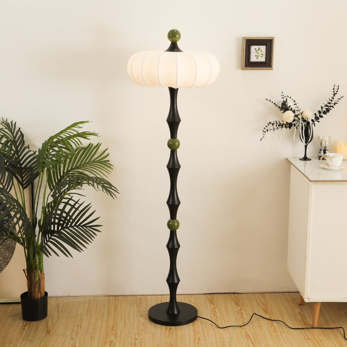 Sylirira lámpara de pie de madera y seda