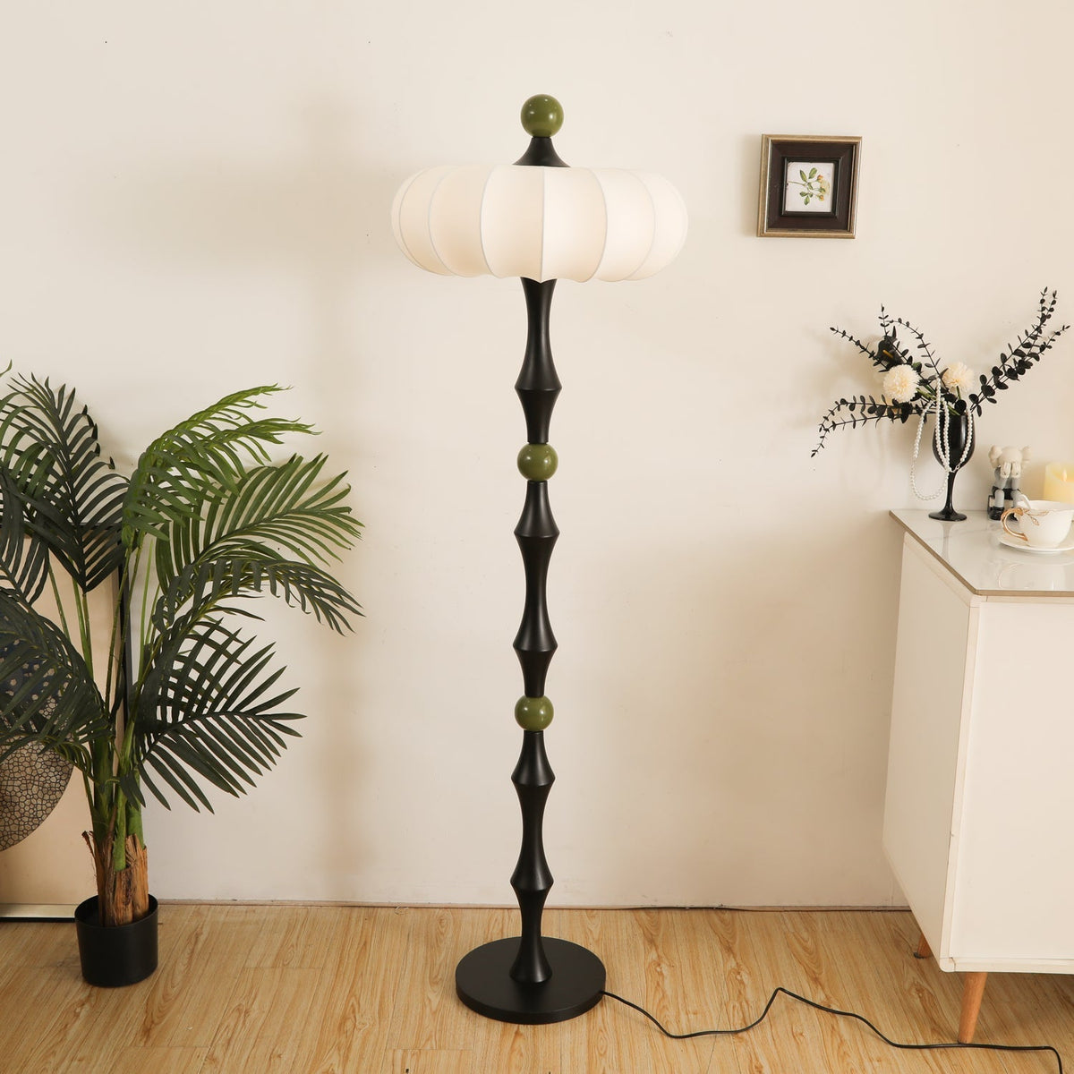 Sylirira lámpara de pie de madera y seda