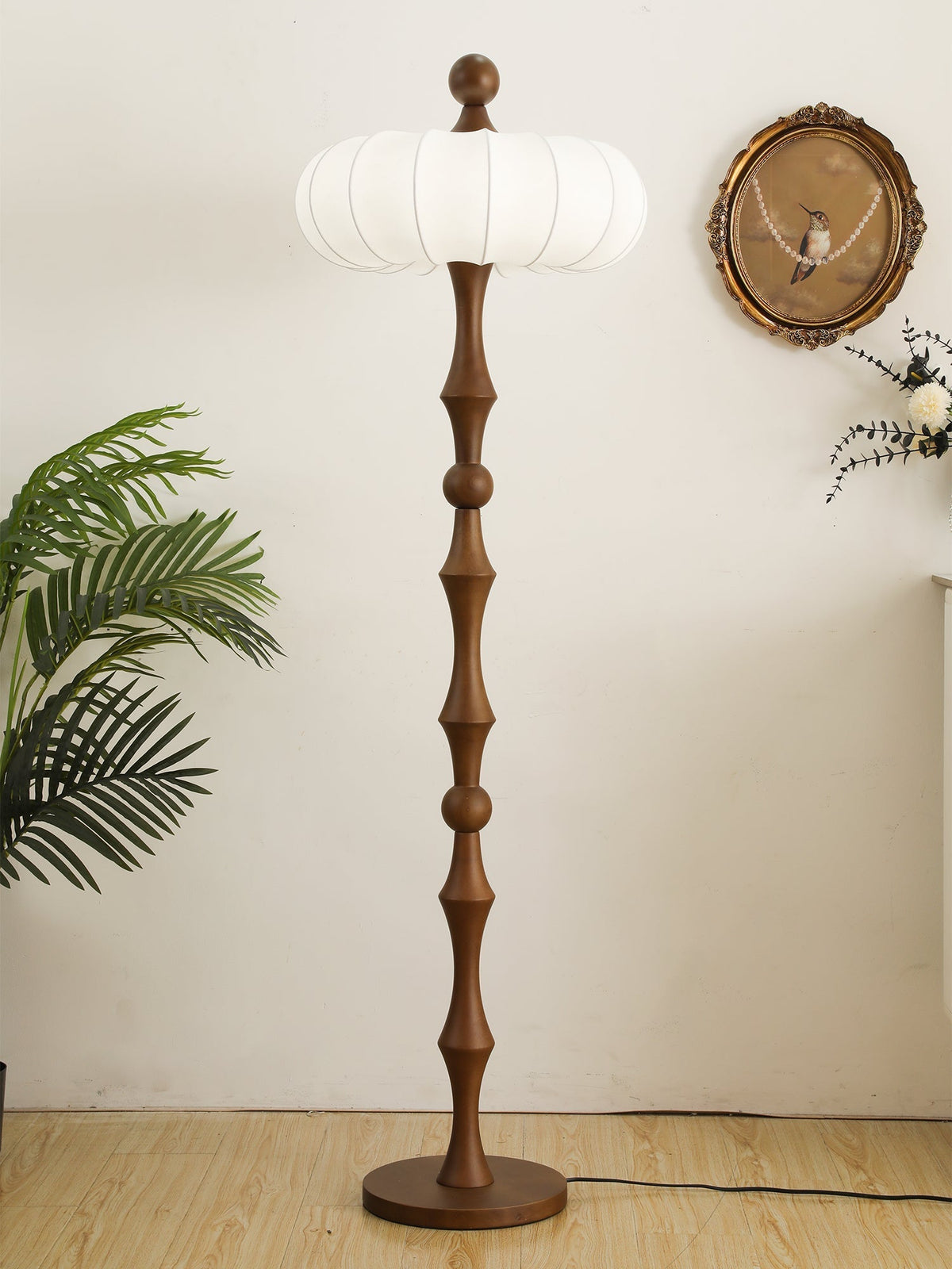 Sylirira lámpara de pie de madera y seda