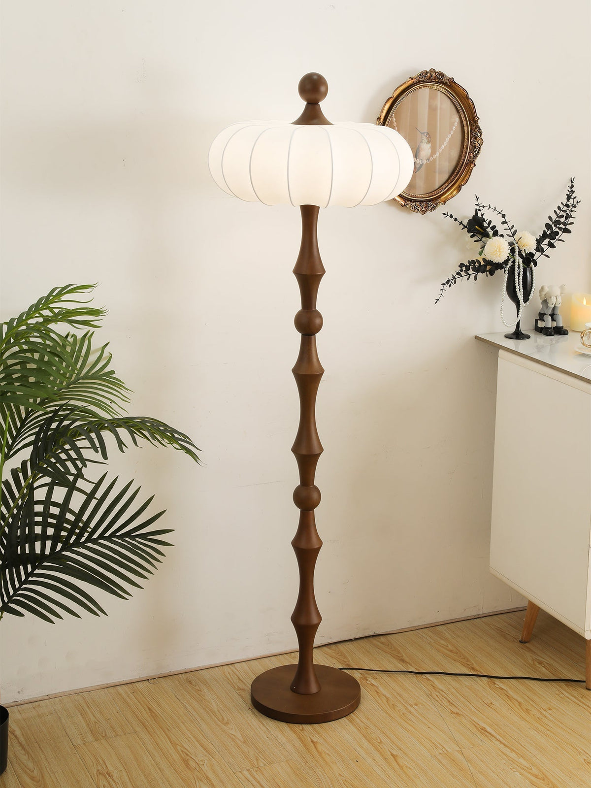Sylirira lámpara de pie de madera y seda