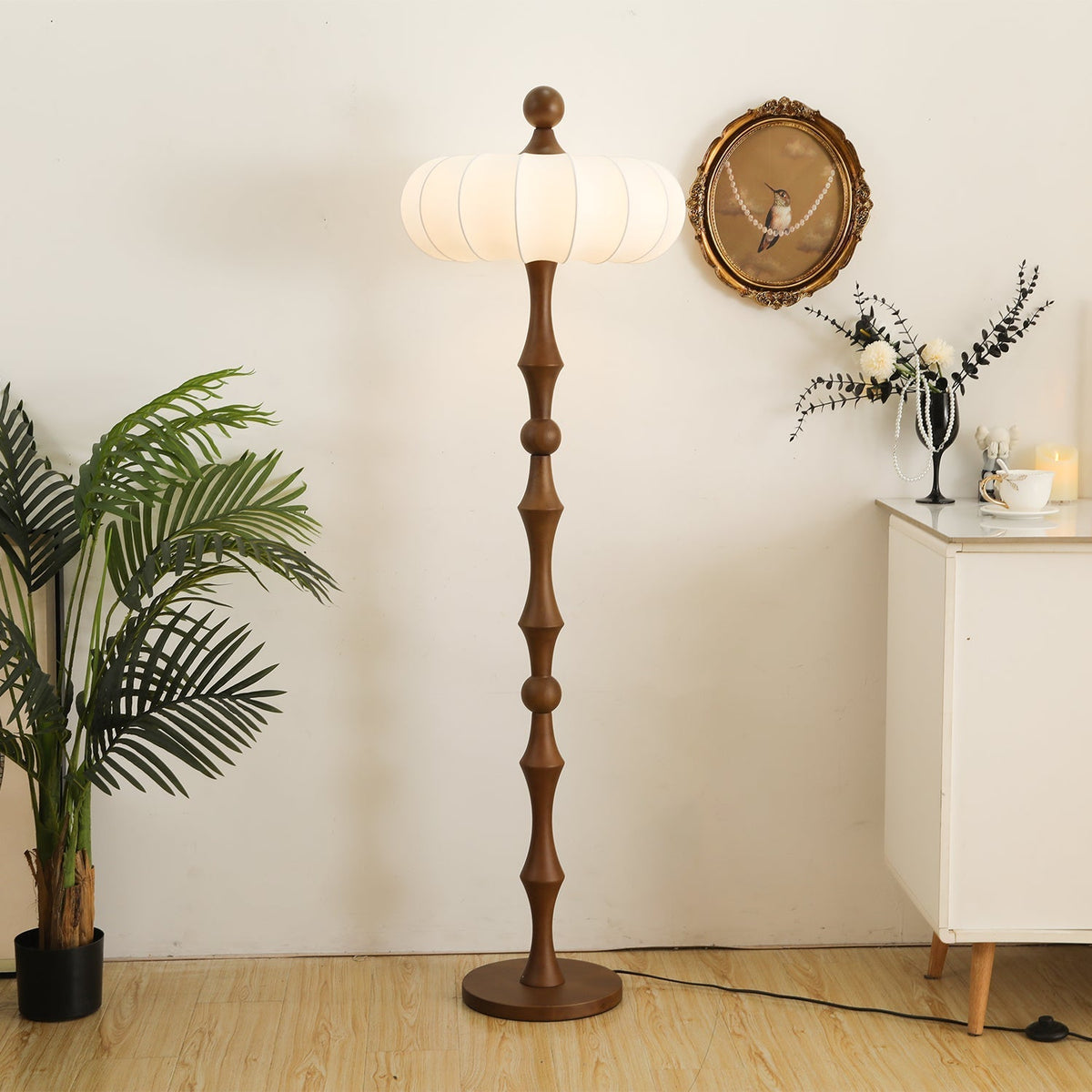 Sylirira lámpara de pie de madera y seda