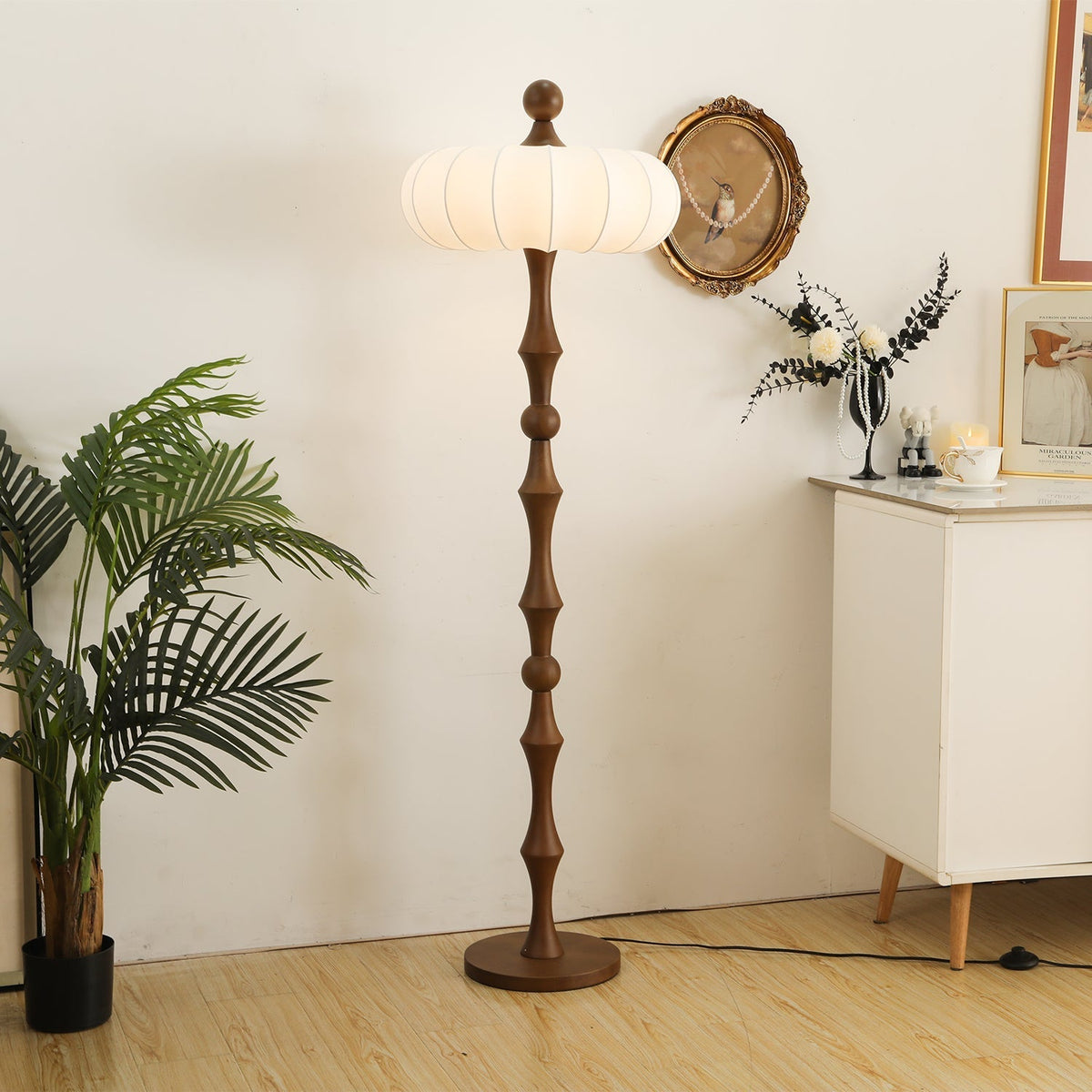 Sylirira lámpara de pie de madera y seda