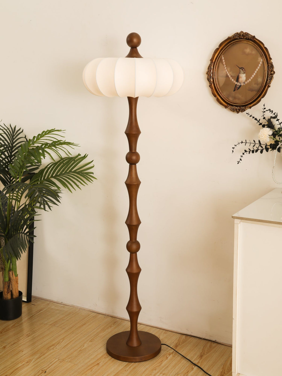 Sylirira lámpara de pie de madera y seda