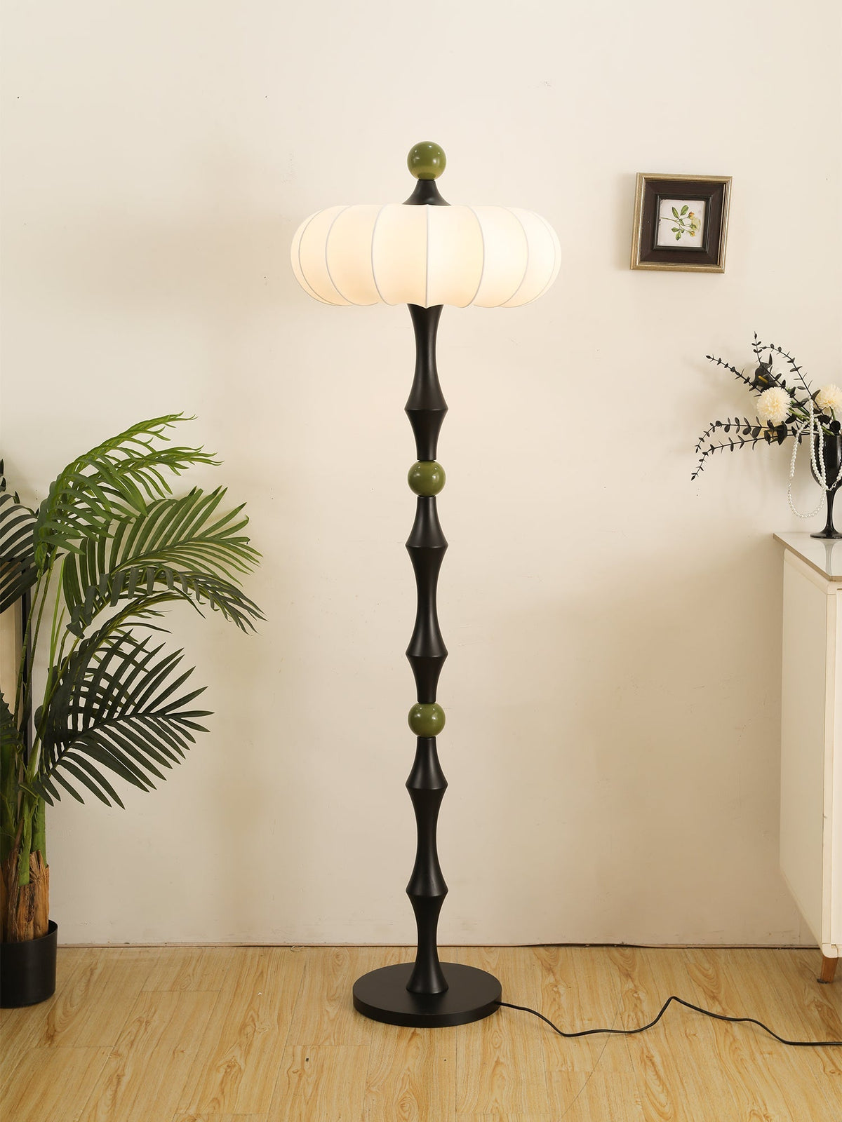 Sylirira lámpara de pie de madera y seda